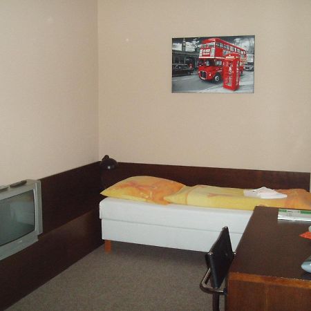 Hotel Bila Ruze Бърно Екстериор снимка