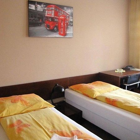 Hotel Bila Ruze Бърно Екстериор снимка