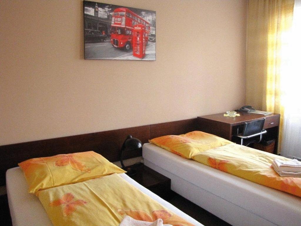 Hotel Bila Ruze Бърно Екстериор снимка