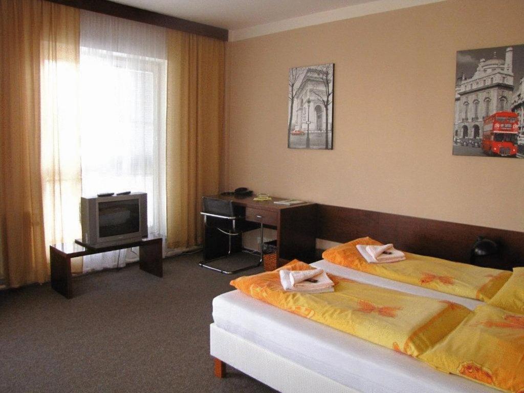 Hotel Bila Ruze Бърно Екстериор снимка