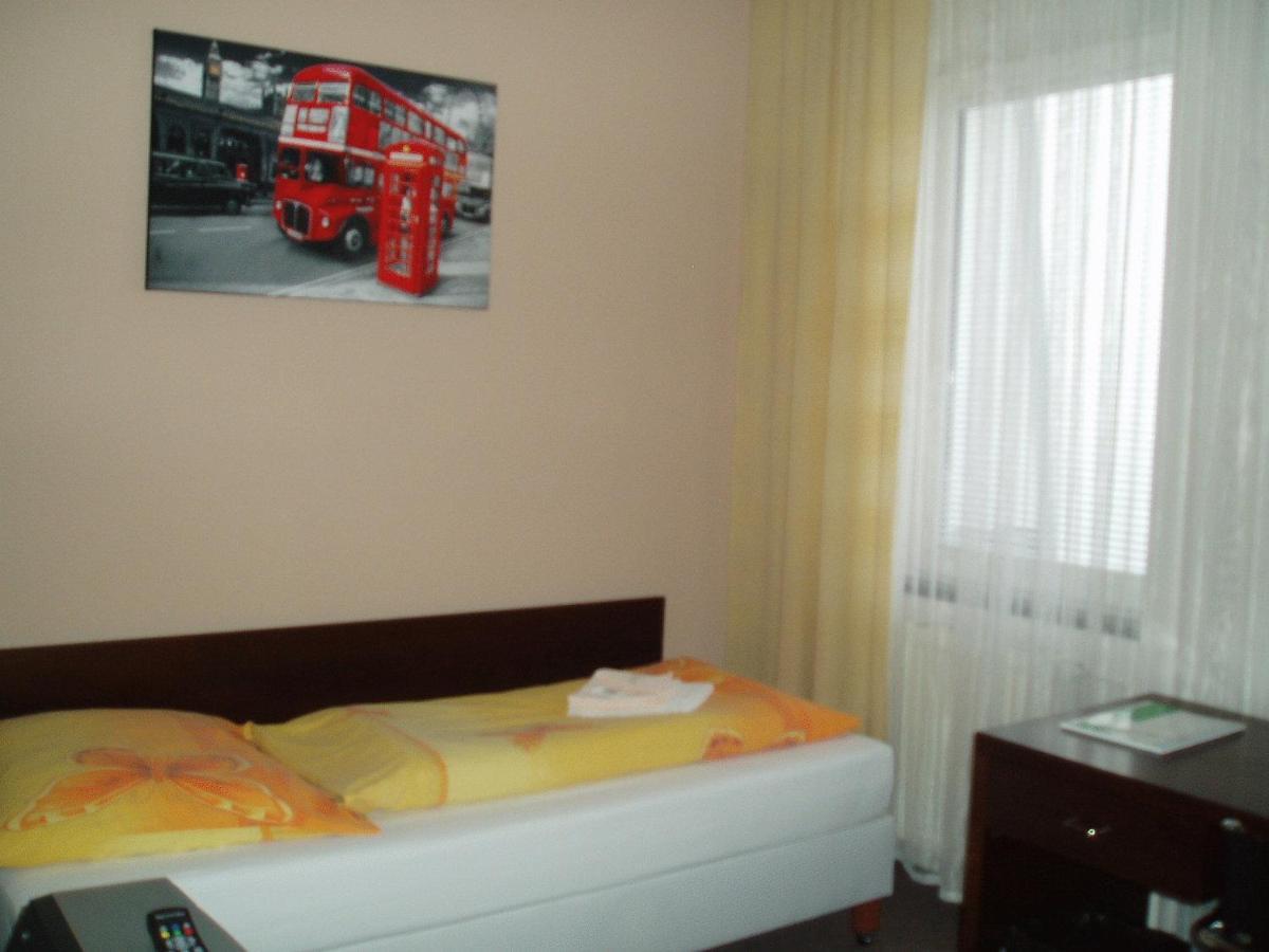 Hotel Bila Ruze Бърно Екстериор снимка