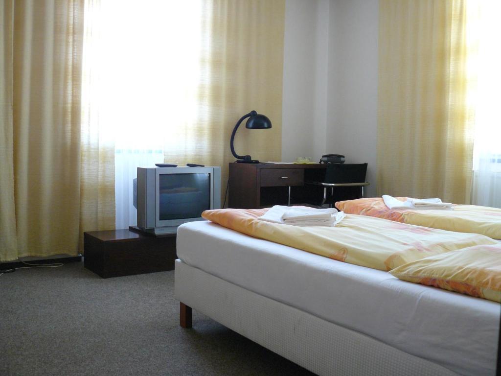 Hotel Bila Ruze Бърно Стая снимка