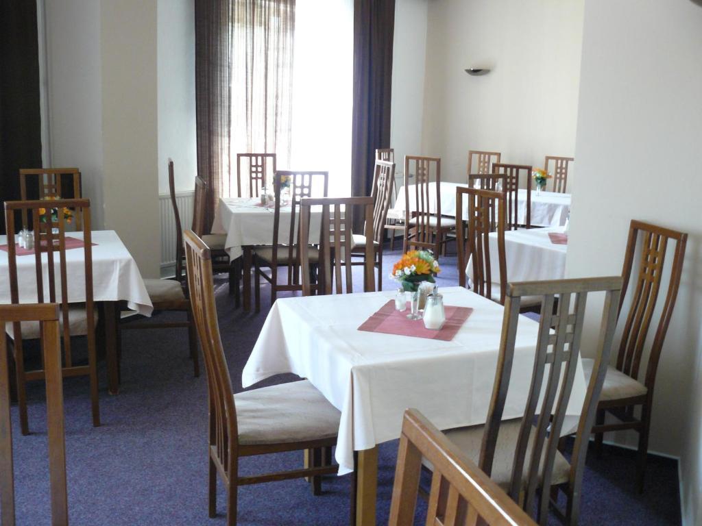Hotel Bila Ruze Бърно Екстериор снимка