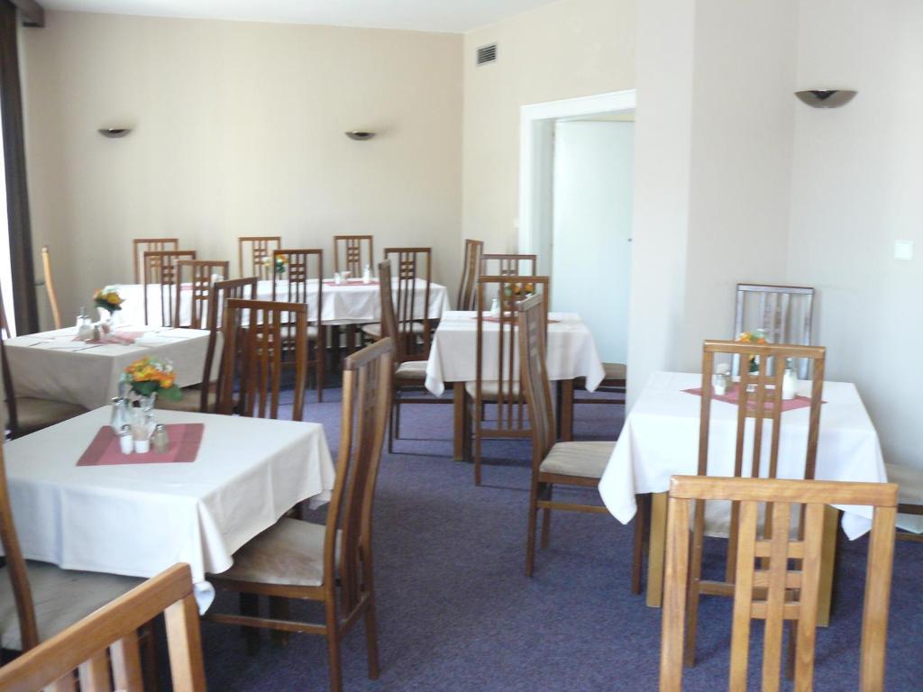 Hotel Bila Ruze Бърно Екстериор снимка