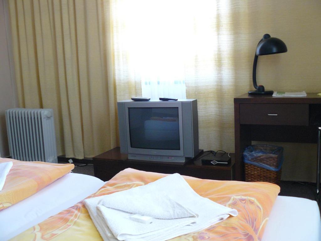 Hotel Bila Ruze Бърно Екстериор снимка