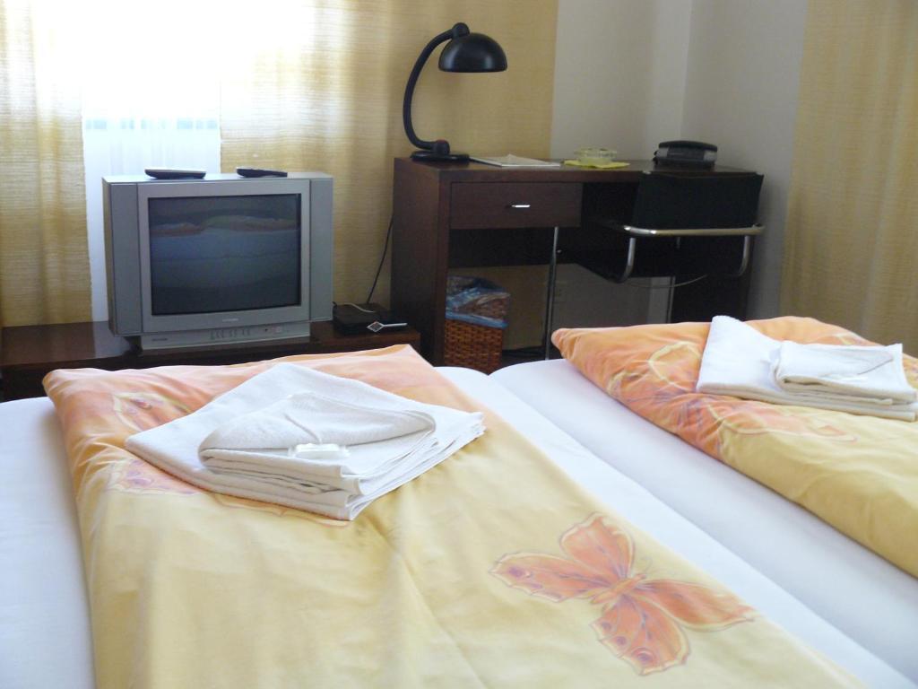 Hotel Bila Ruze Бърно Екстериор снимка