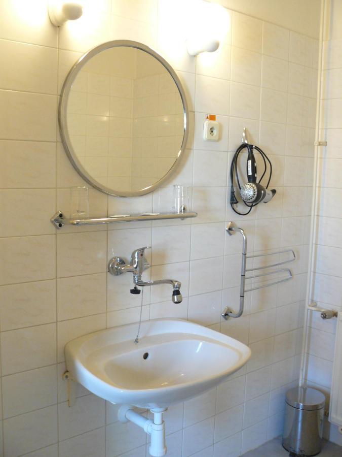 Hotel Bila Ruze Бърно Екстериор снимка